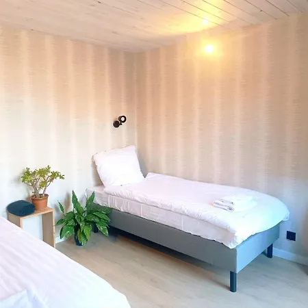 Marina - Zurawi Kat Górkło